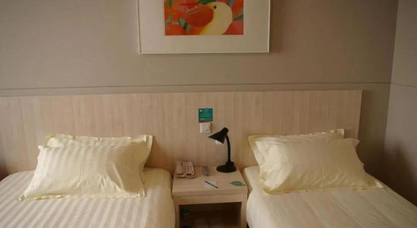 Bed in Jinjiang Inn Shanghai Songjiang University Town