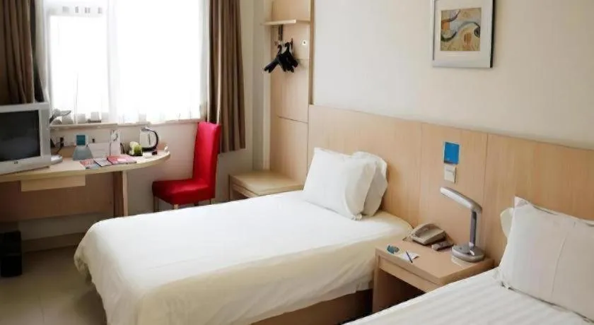 Bed in Jinjiang Inn Chengdu Kuanzhai Alley Jinxianqiao