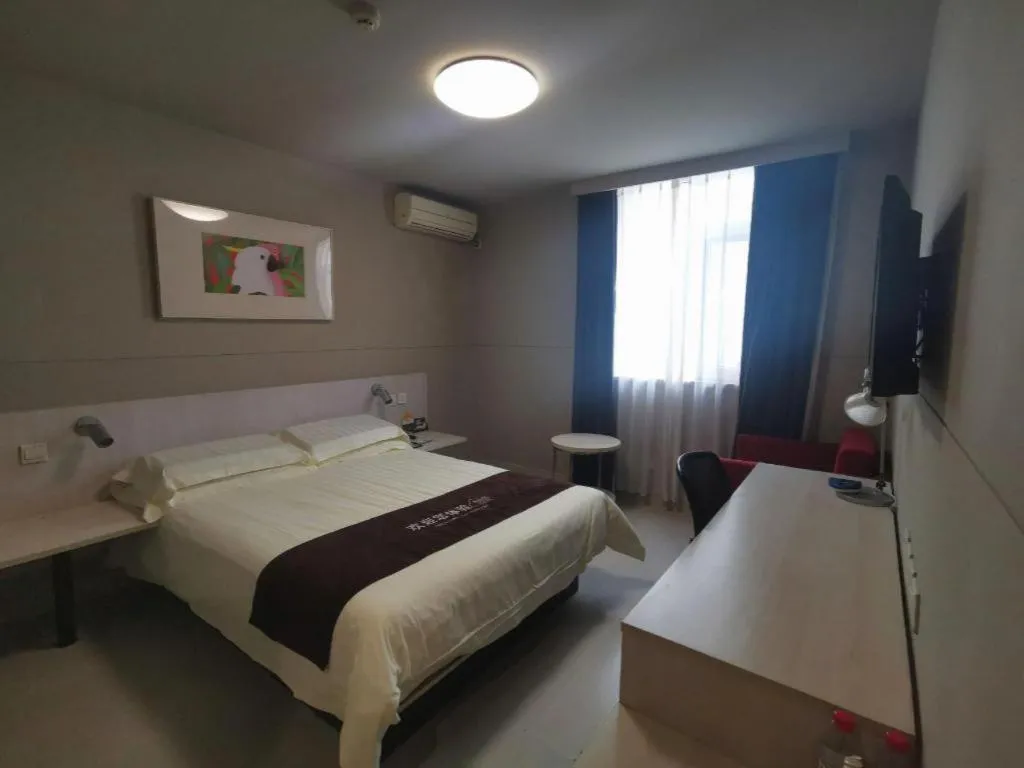 Bed in Jinjiang Inn Wuhan Hanjiang Road Metro Station Jiangtan Pedestrian Street