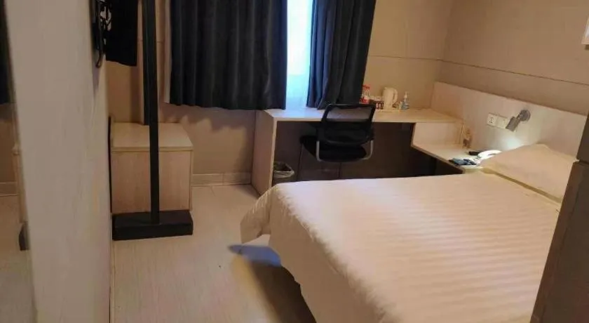 Bed in Jinjiang Inn Wuhan Hanjiang Road Metro Station Jiangtan Pedestrian Street