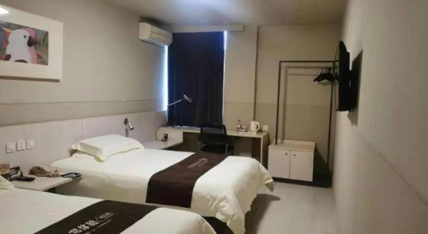 Bed in Jinjiang Inn Wuhan Hanjiang Road Metro Station Jiangtan Pedestrian Street