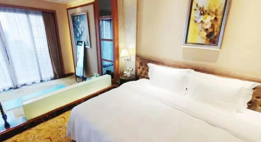 Bed in Chateau StarRiver Guangzhou Peninsula