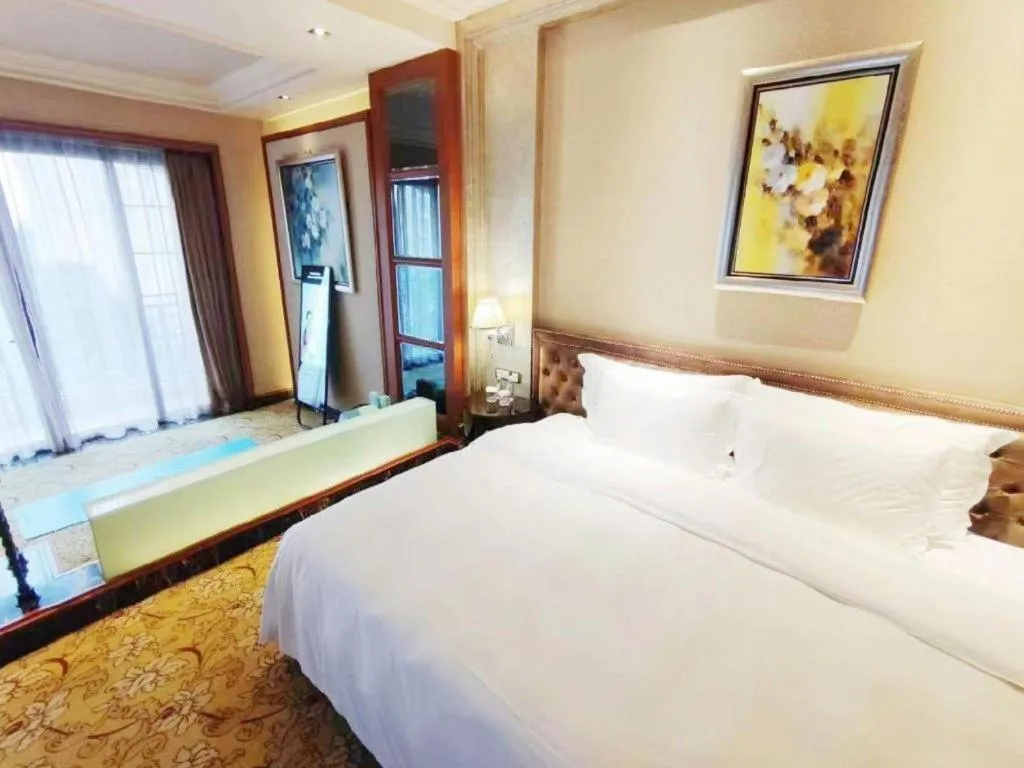 Bed in Chateau StarRiver Guangzhou Peninsula