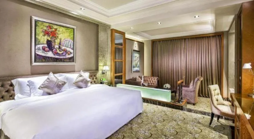 Bed in Chateau StarRiver Guangzhou Peninsula