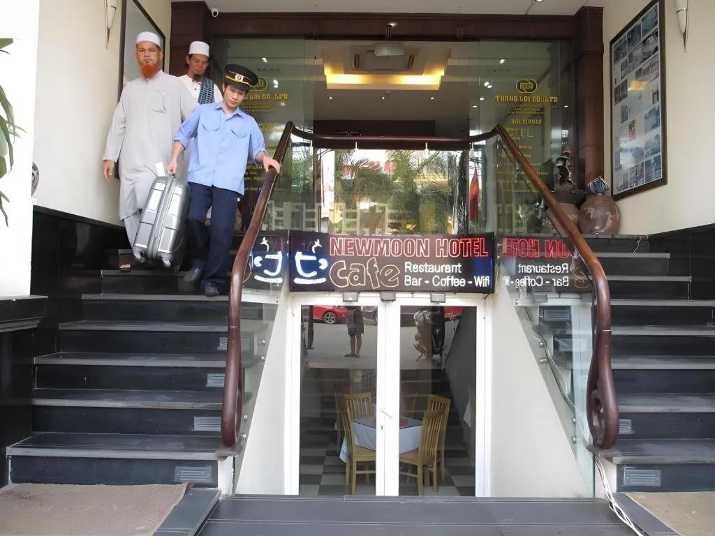 New Moon Hotel