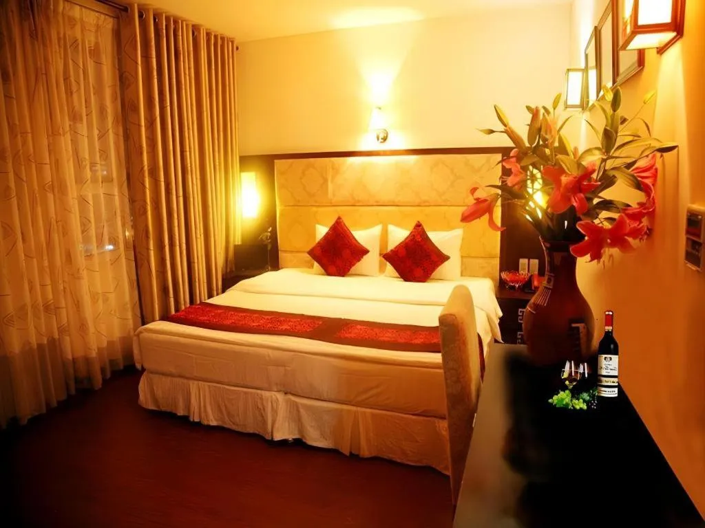 Bed in New Moon Hotel