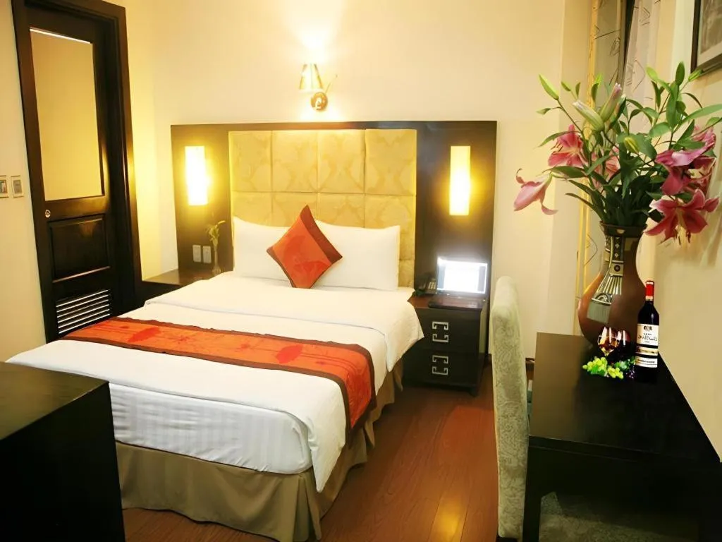 Bed in New Moon Hotel