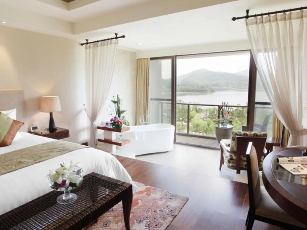 Bed in New Century Resort Jiulong Lake Ningbo