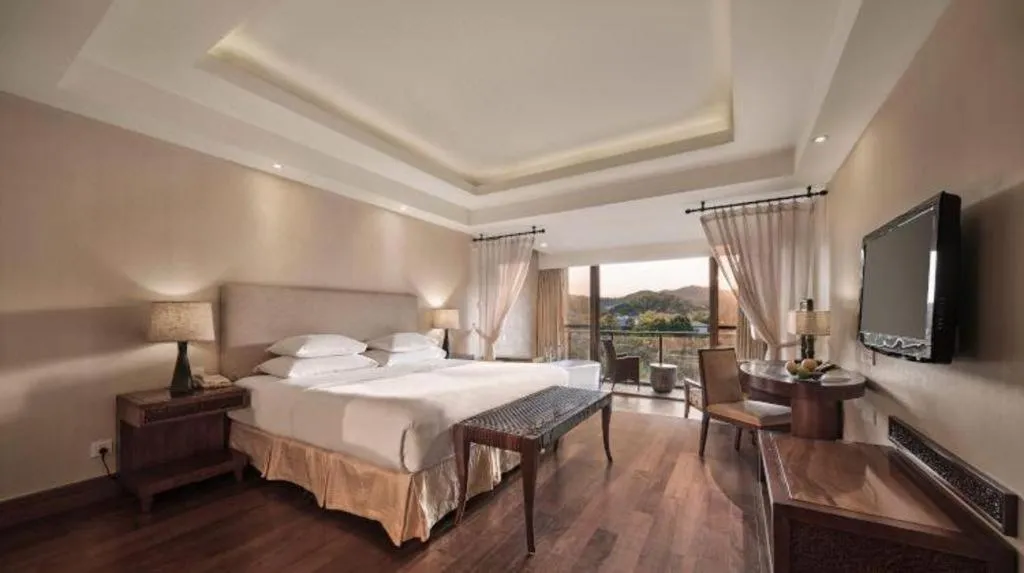 Bed in New Century Resort Jiulong Lake Ningbo
