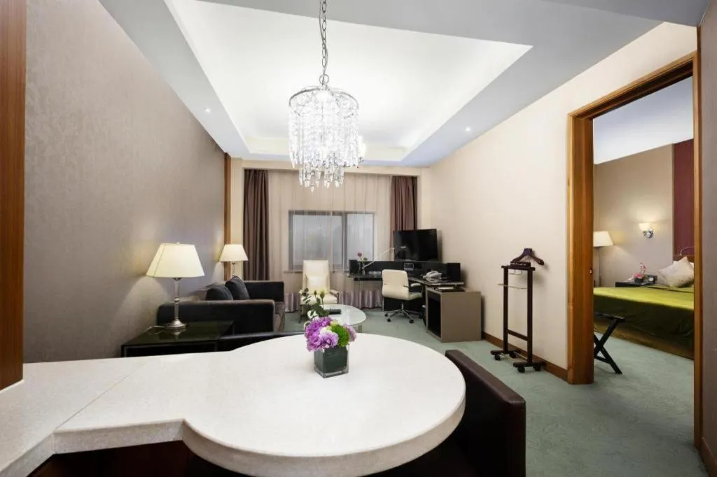 Bed in Xian Grand Noble Hotel