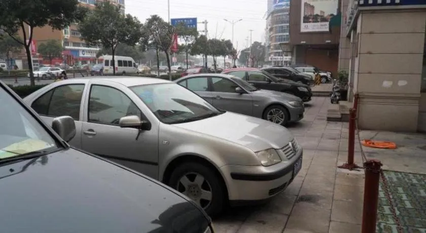 Jinjiang Inn Jiangyin Sports Center Chengjiang Middle Road