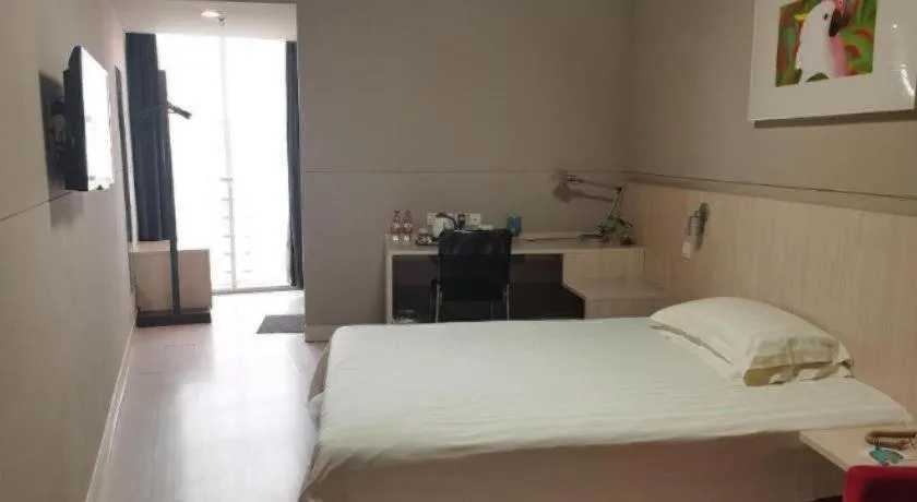 Bed in Jinjiang Inn Zhoushan Putuo Shenjiamen