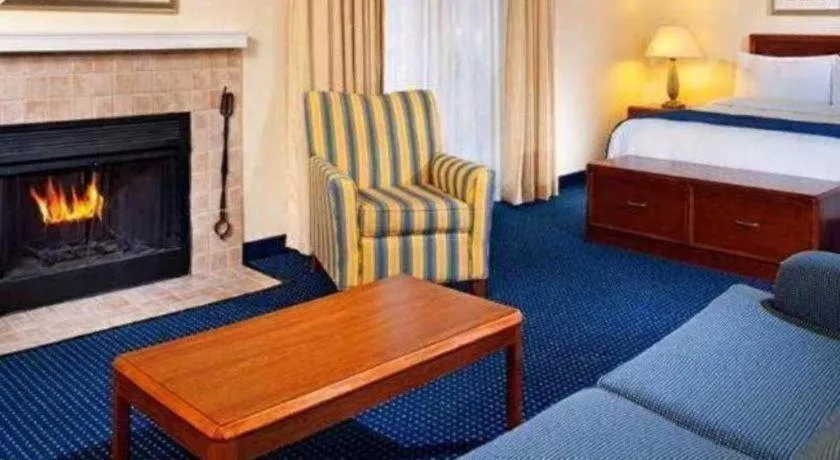 Bed in Sonesta ES Suites Ann Arbor