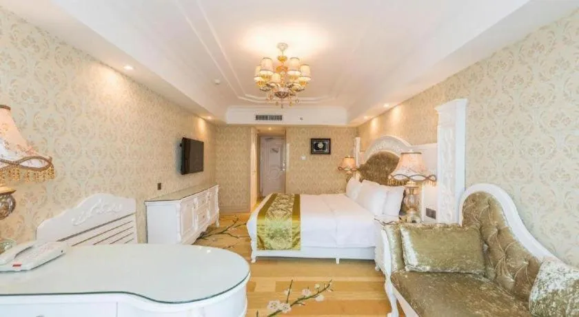 Bed in Guilin Bravo Hotel Grand Wing