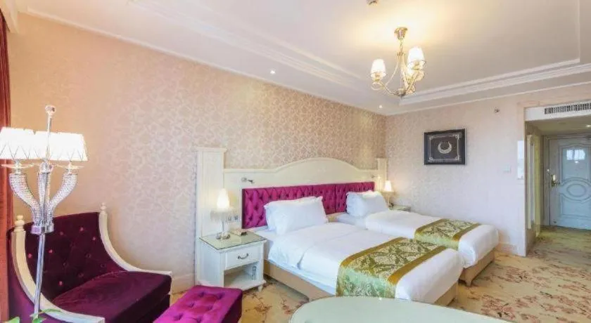 Bed in Guilin Bravo Hotel Grand Wing