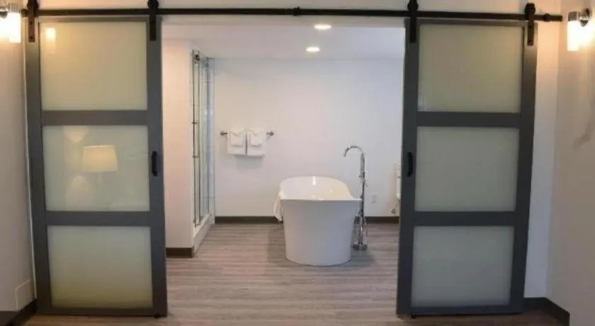 Coast High Country Inn