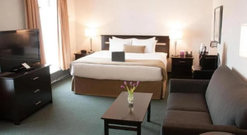 Bed in Coast High Country Inn