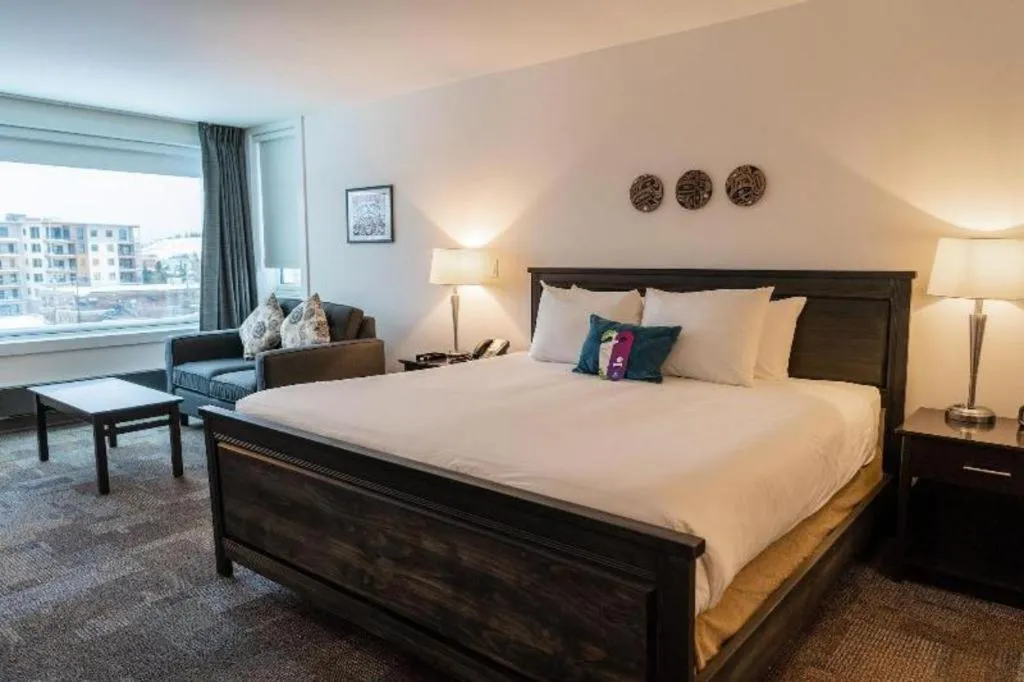 Bed in Coast High Country Inn