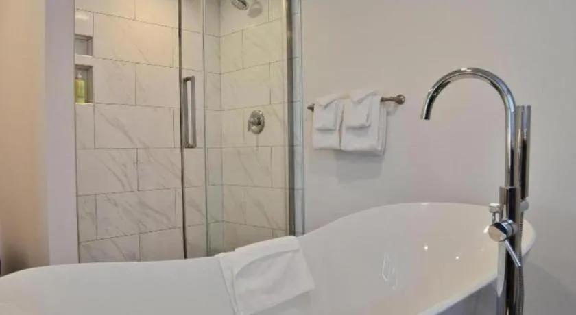 Coast High Country Inn