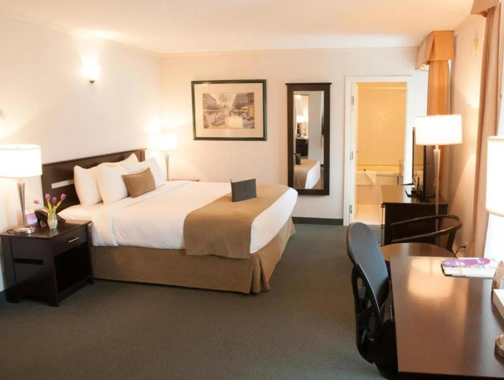 Bed in Coast High Country Inn