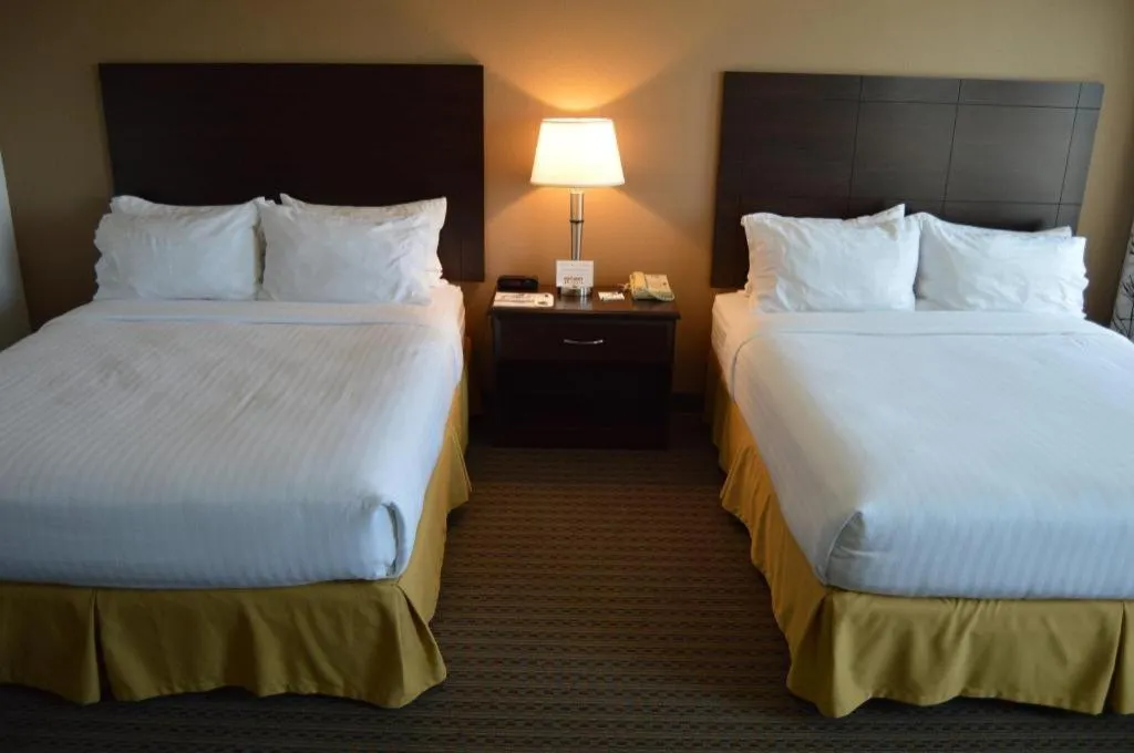 Bed in Holiday Inn Express & Suites Winner By IHG