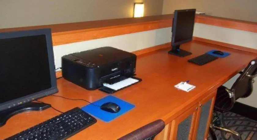 Holiday Inn Express & Suites Winner By IHG