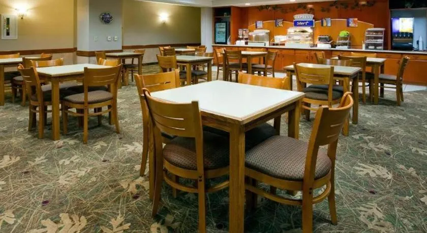 Holiday Inn Express & Suites Winner By IHG