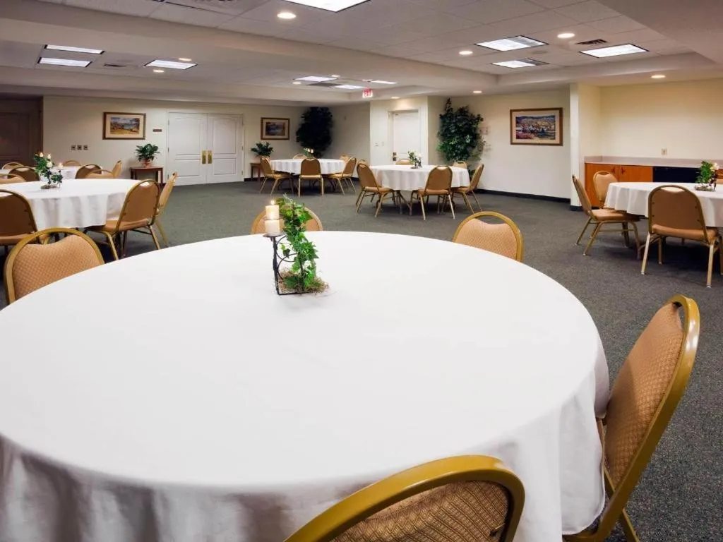 Holiday Inn Express & Suites Winner By IHG