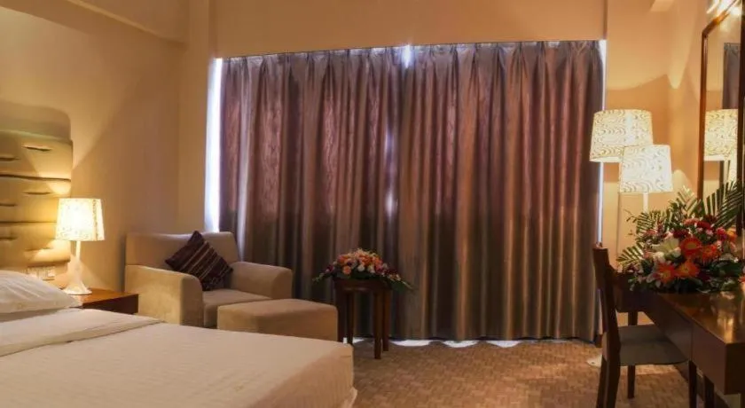 Bed in Guilin Plaza Hotel