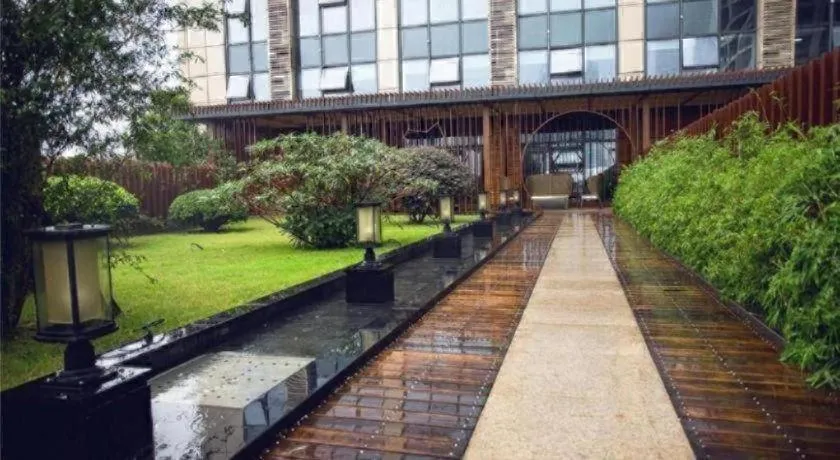 Hangzhou Blossom Hotel