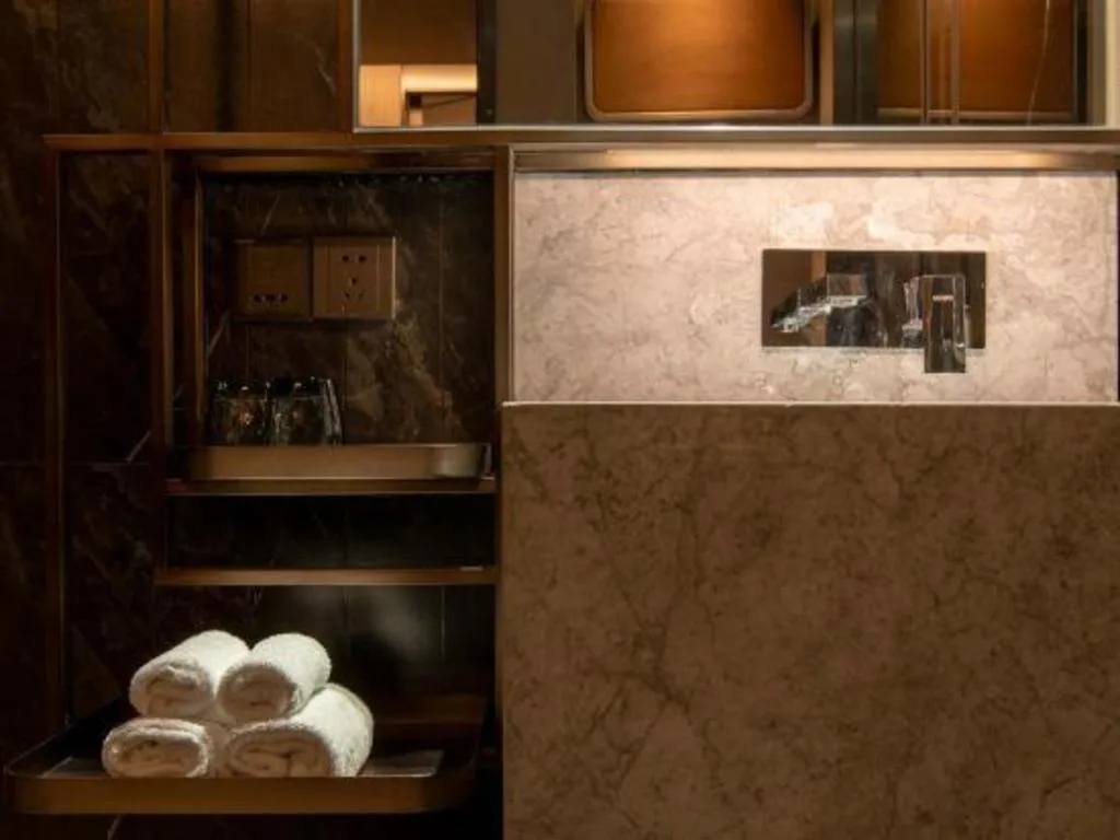 Hangzhou Blossom Hotel