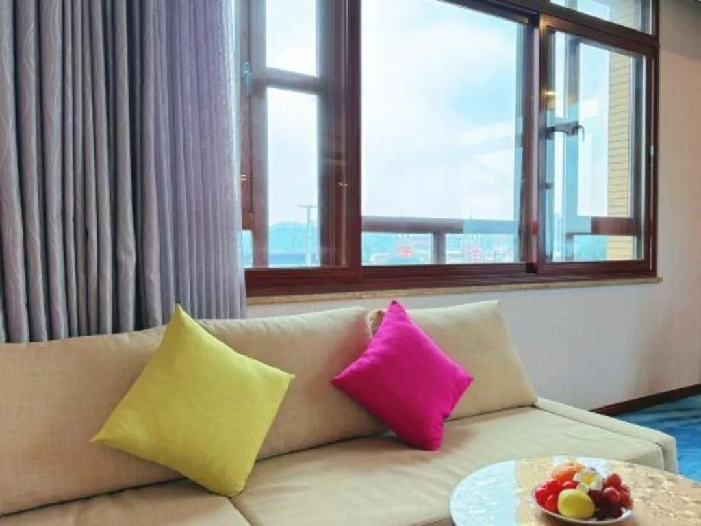 Xinjin Celebrity City Hotel