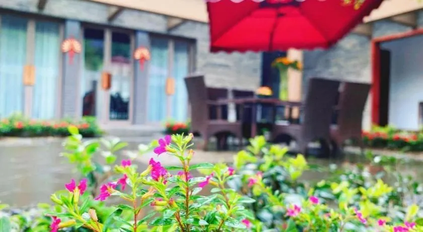 Xinjin Celebrity City Hotel