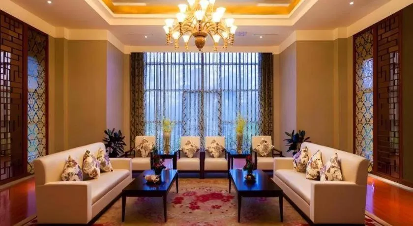 Xinjin Celebrity City Hotel