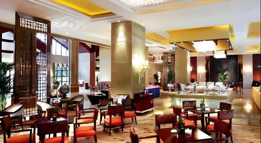 Xinjin Celebrity City Hotel