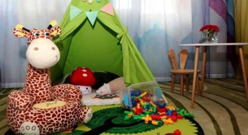 Xinjin Celebrity City Hotel