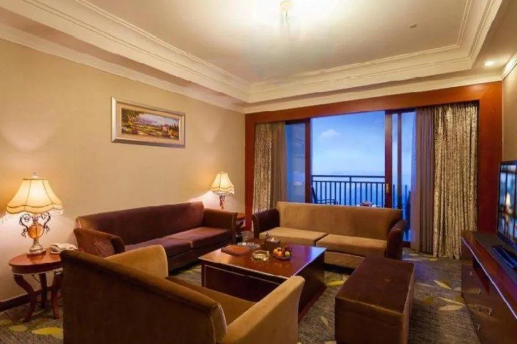 Xinjin Celebrity City Hotel