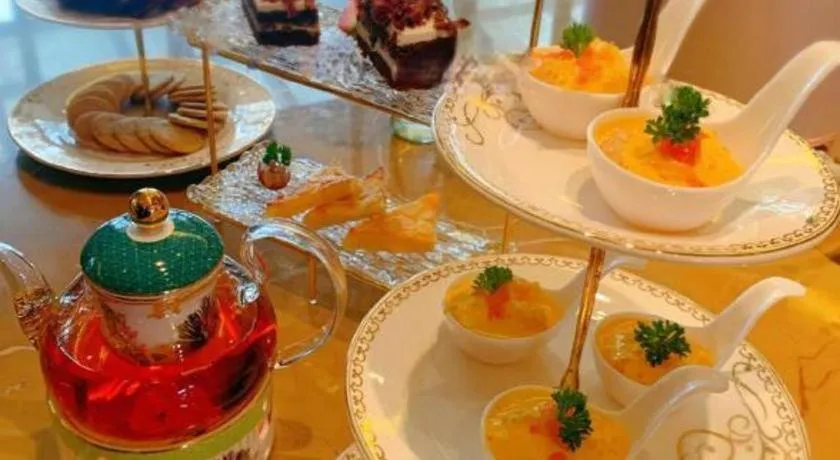 Xinjin Celebrity City Hotel