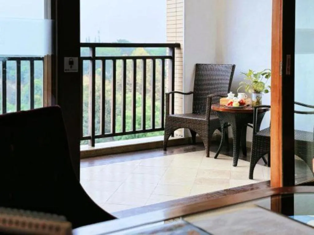 Xinjin Celebrity City Hotel