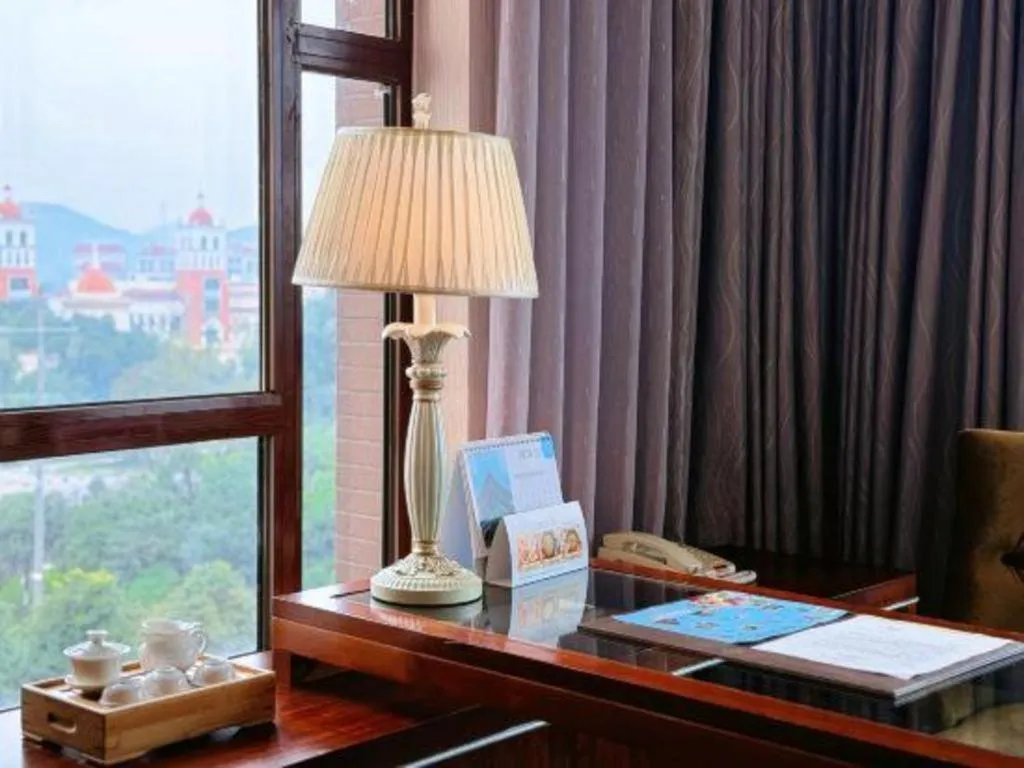 Xinjin Celebrity City Hotel