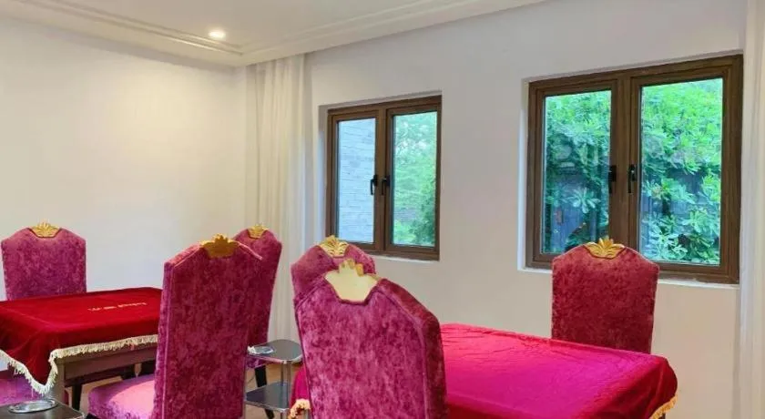 Xinjin Celebrity City Hotel