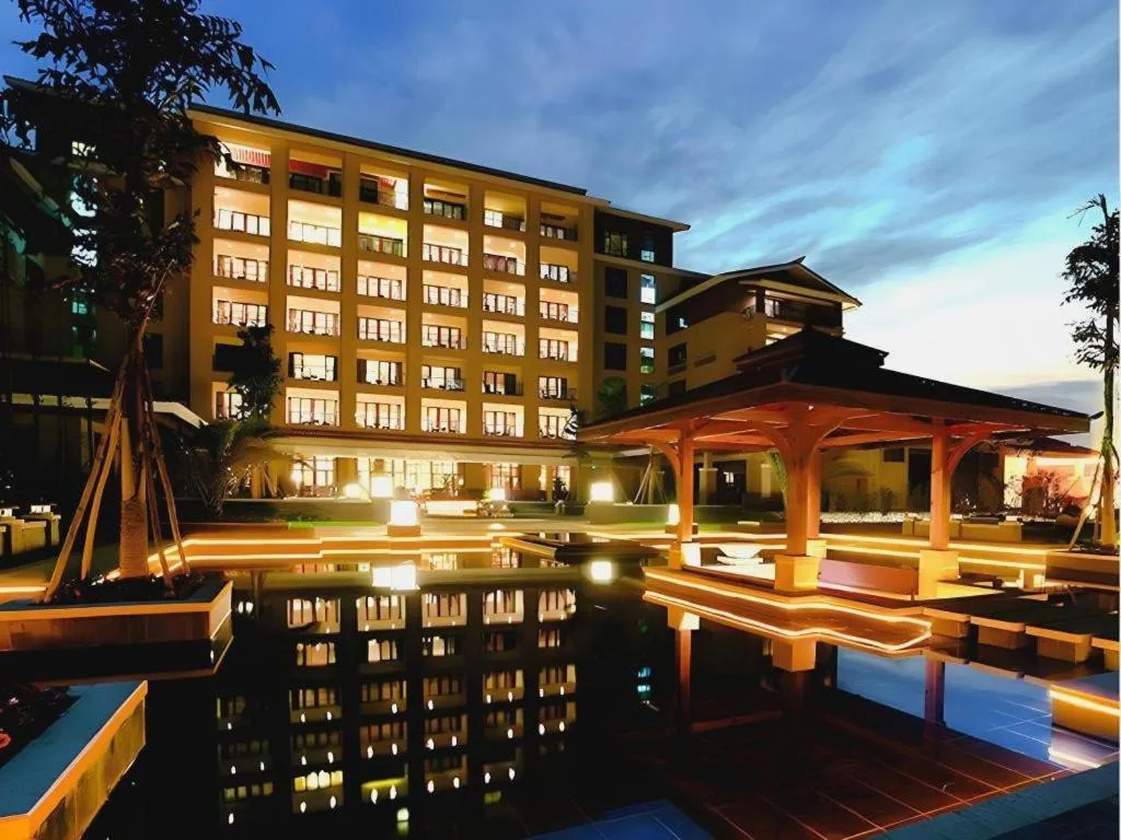 Xinjin Celebrity City Hotel