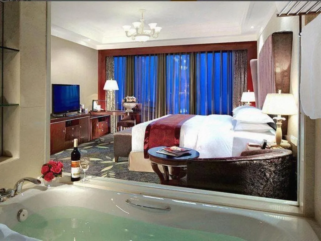 Xinjin Celebrity City Hotel