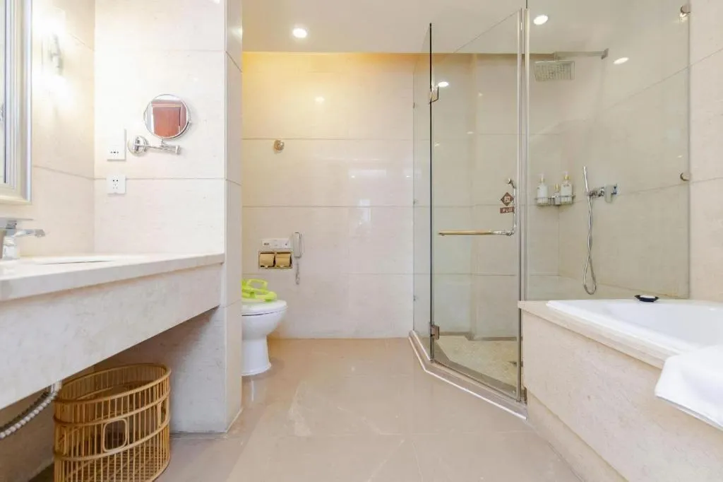 Xinjin Celebrity City Hotel