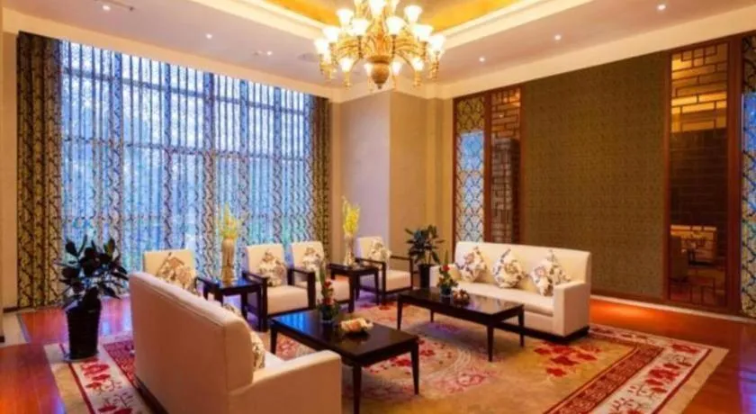 Xinjin Celebrity City Hotel