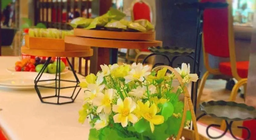 Xinjin Celebrity City Hotel