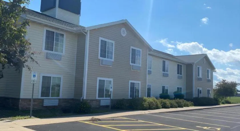 AmericInn by Wyndham Oshkosh