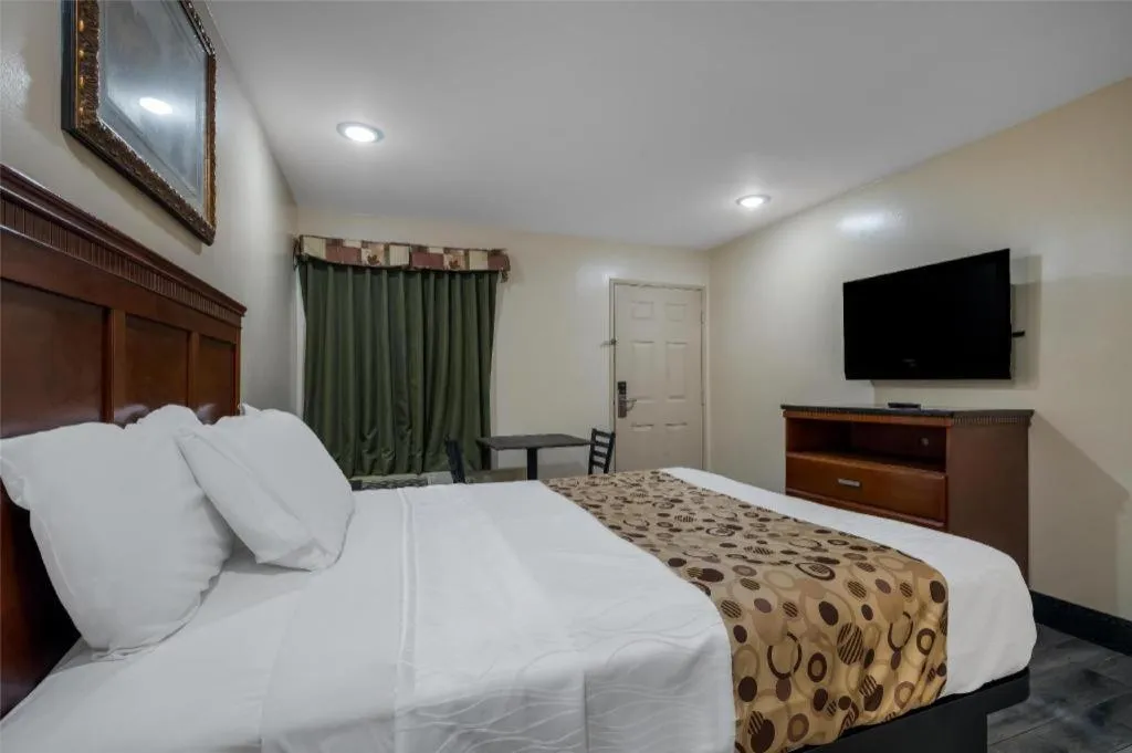 Bed in Americas Best Value Inn Redlands San Bernardino