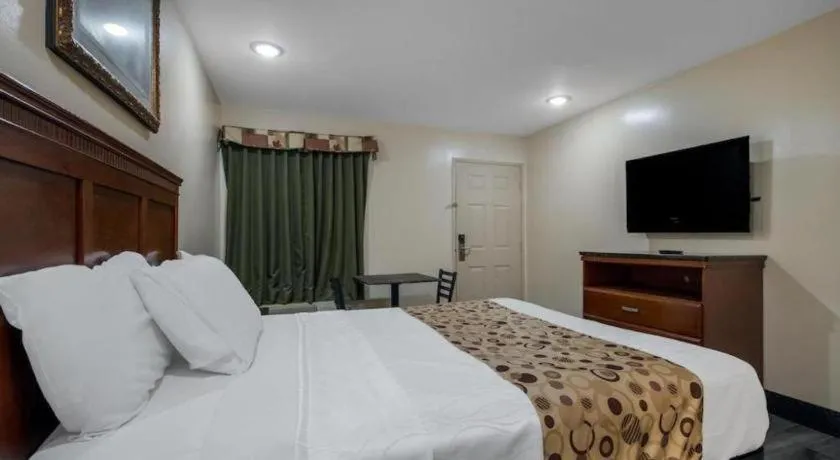 Bed in Americas Best Value Inn Redlands San Bernardino