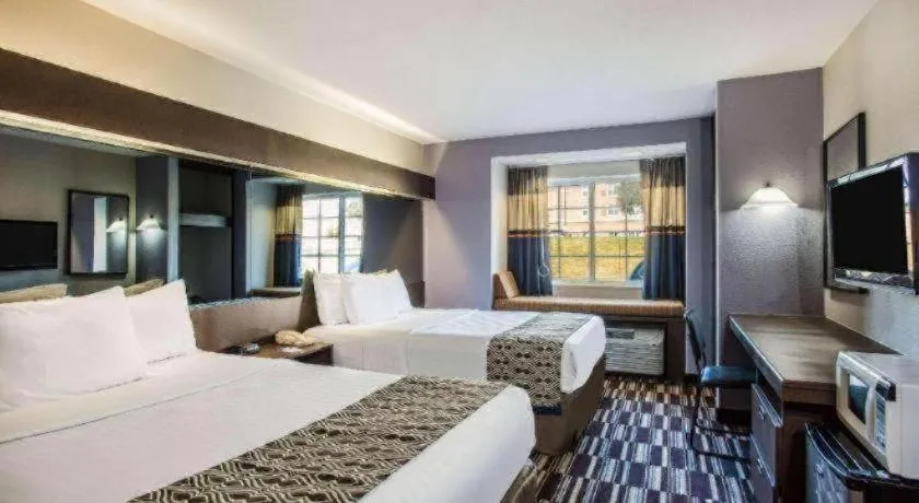 Bed in Microtel Inn & Suites by Wyndham Chattanooga/Near Hamilton P